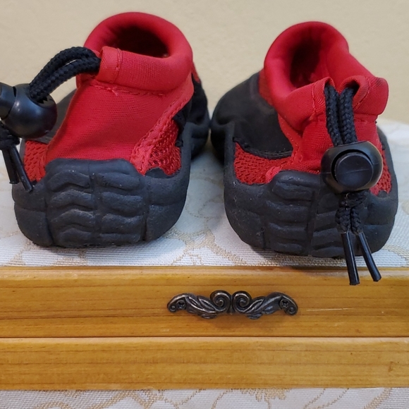 Tru-Fit Water Shoes - Picture 5 of 6